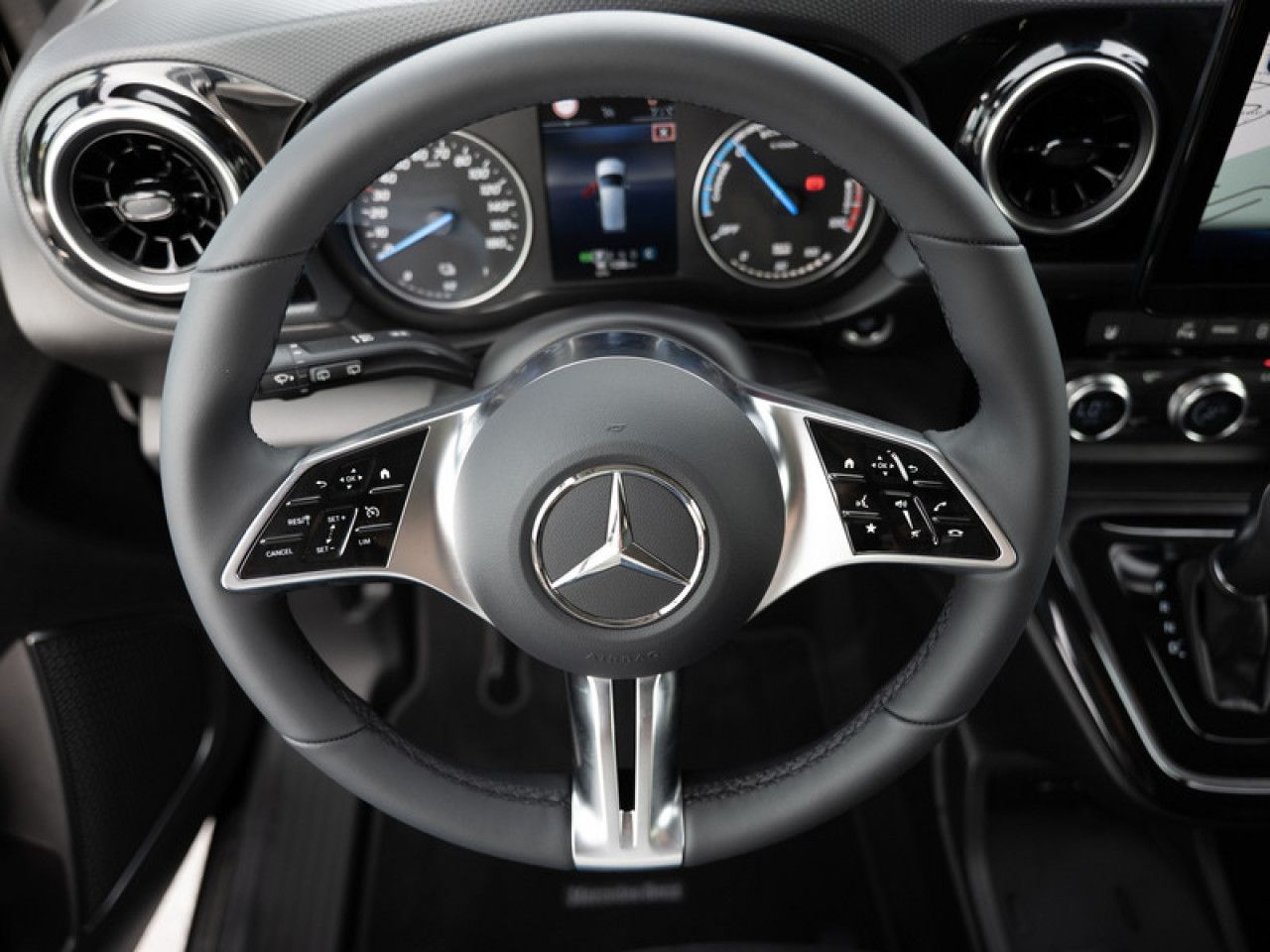 Mercedes-Benz EQT – Bild 7