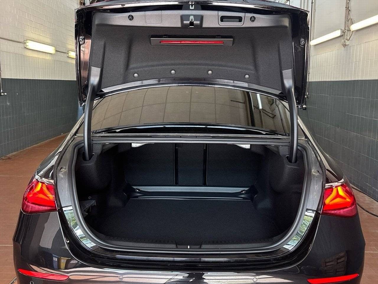 Mercedes-Benz E-Klasse – Bild 15