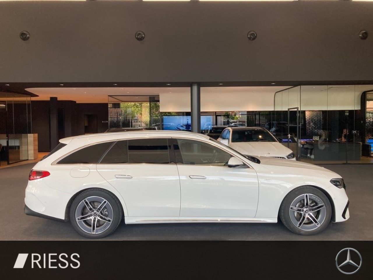 Mercedes-Benz E-Klasse – Bild 13