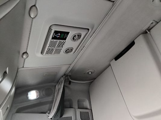 Vehicle image 14 / 17