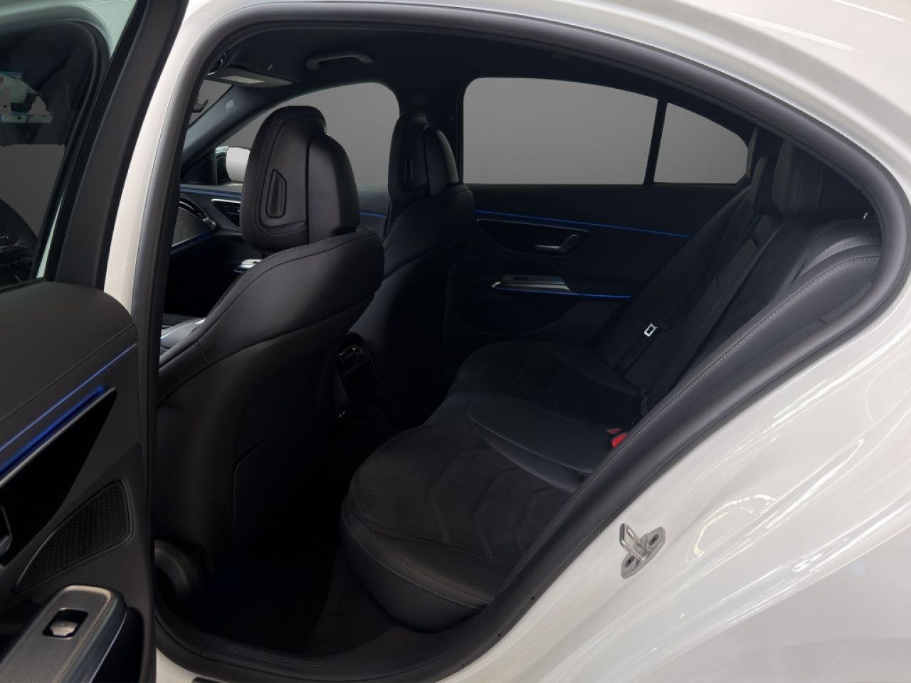 Mercedes-Benz E-Klasse – Bild 8