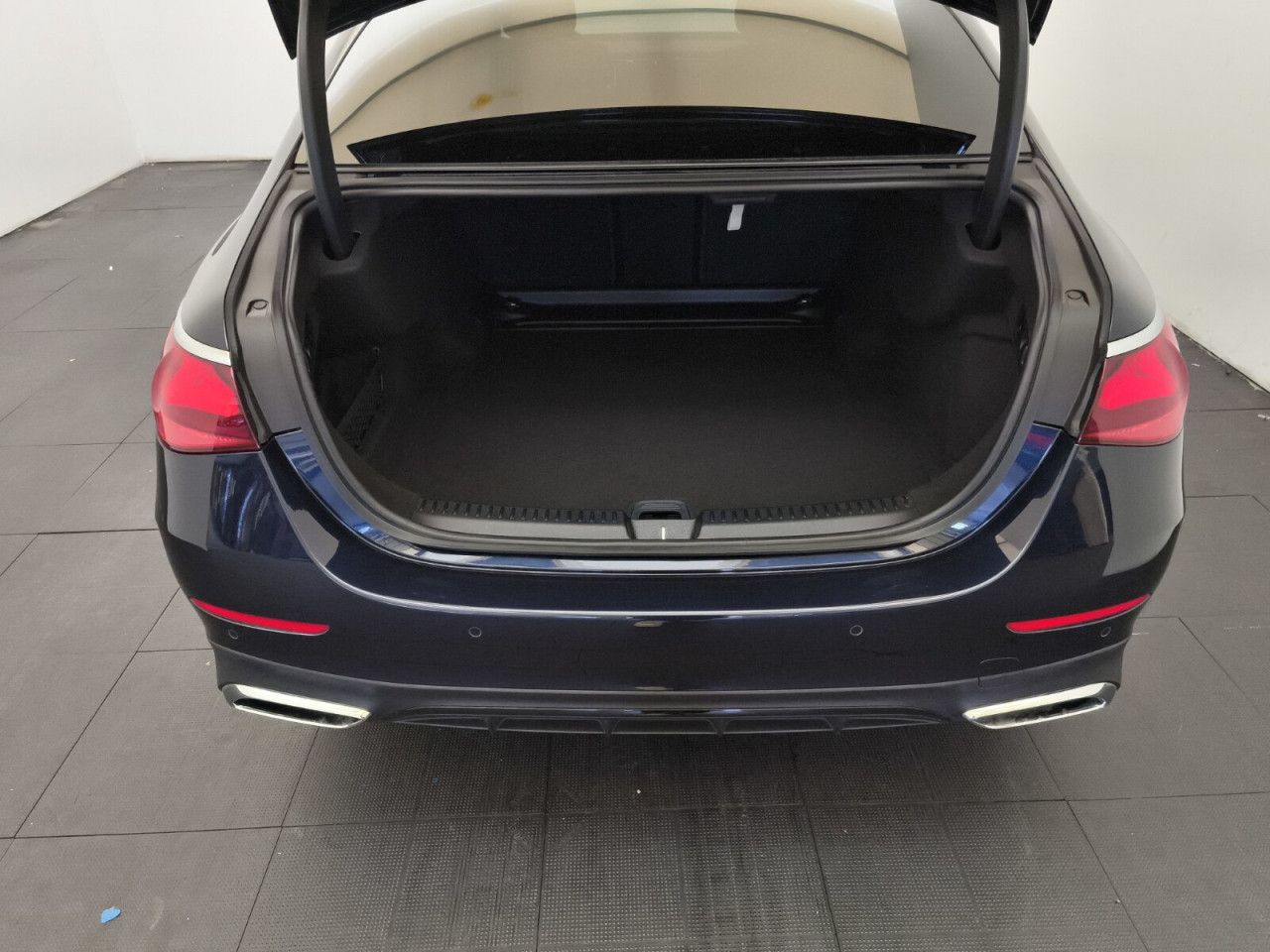 Mercedes-Benz E-Klasse – Bild 10