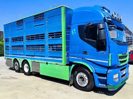 Vehicle image 2 / 15