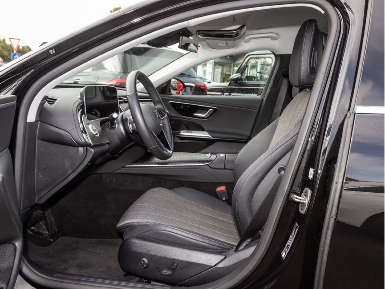 Mercedes-Benz E-Klasse – Bild 11