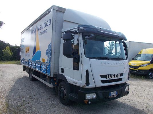 Vehicle image 2 / 12