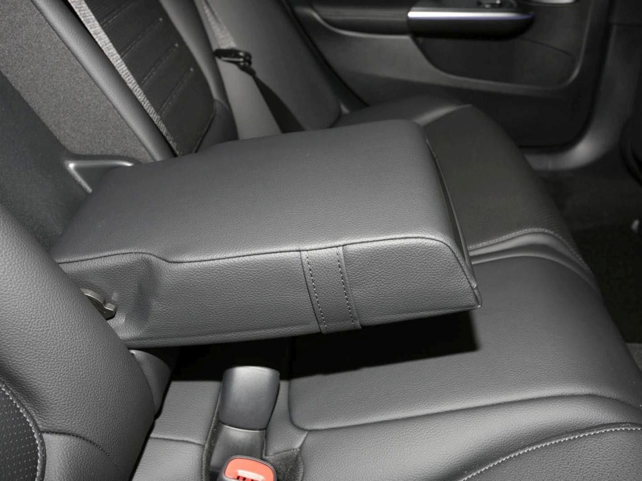 Fahrzeugbild 10 / 24