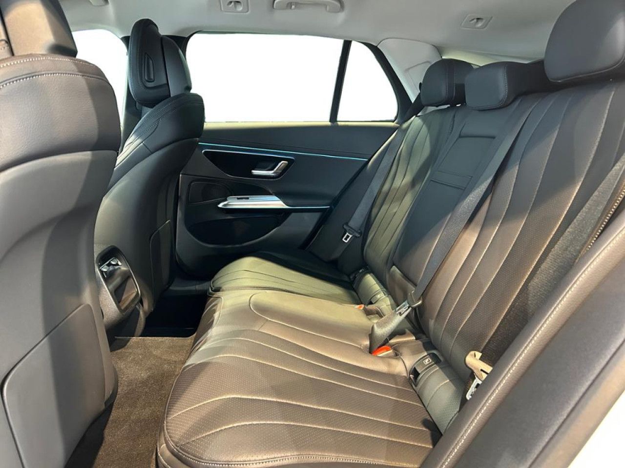Mercedes-Benz E-Klasse – Bild 10
