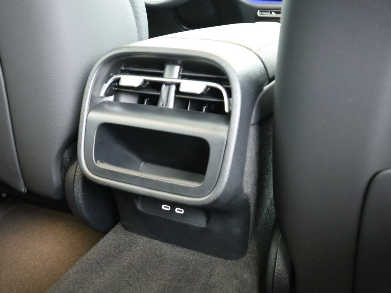 Mercedes-Benz E-Klasse – Bild 24