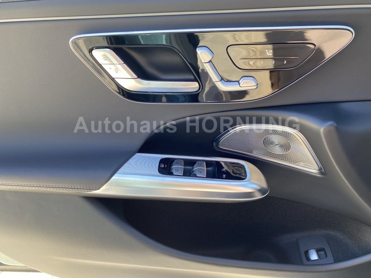 Mercedes-Benz E-Klasse – Bild 12