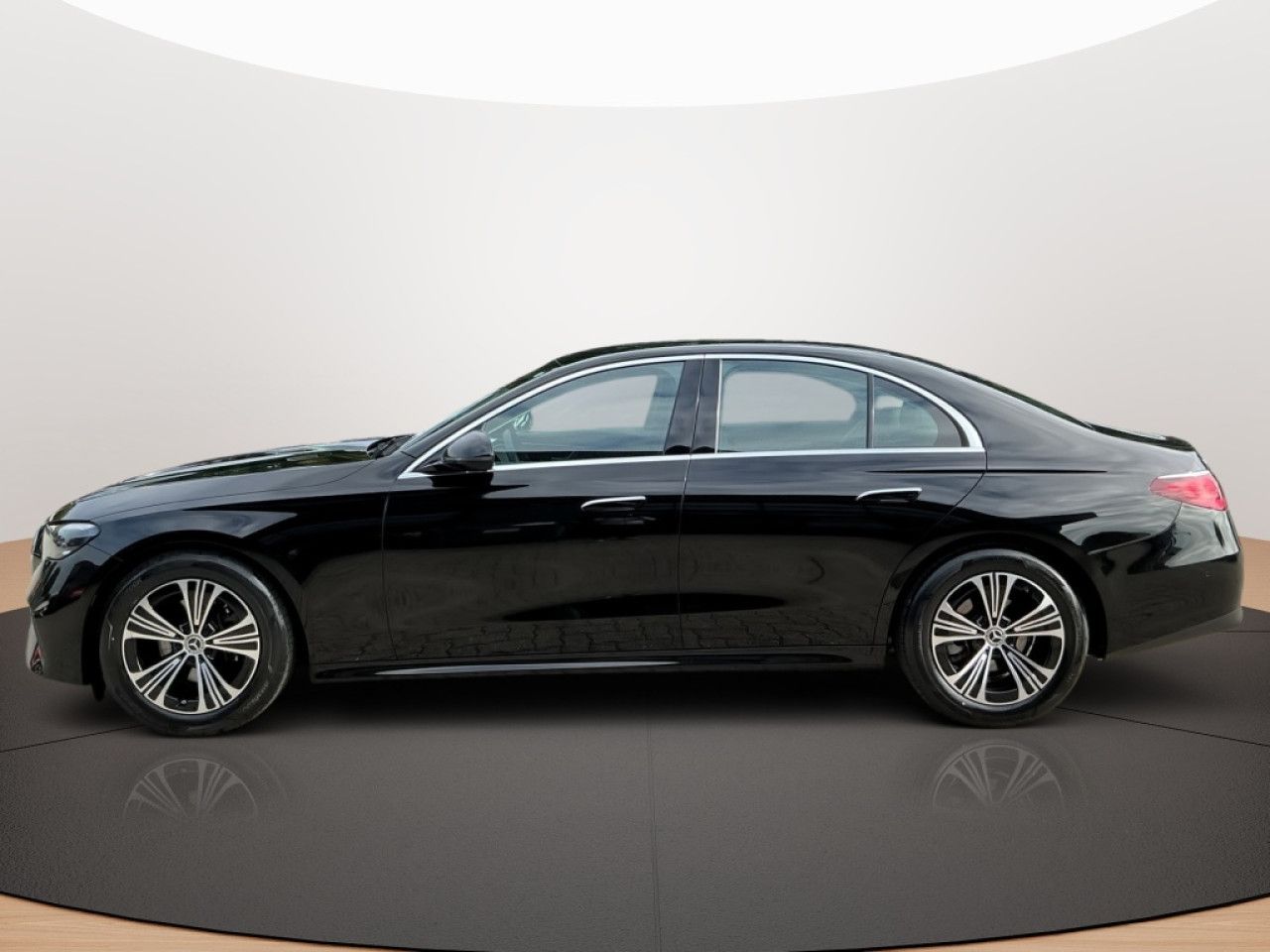 Mercedes-Benz E-Klasse – Bild 8
