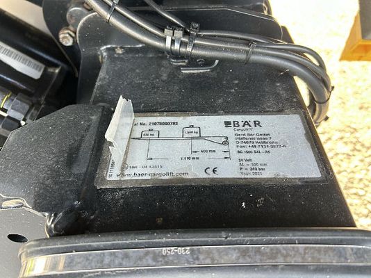 Vehicle image 6 / 14