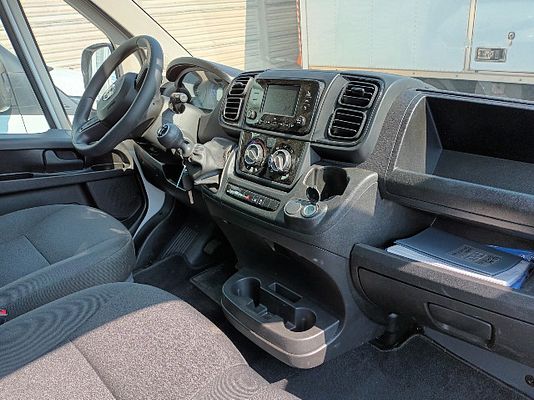 Vehicle image 4 / 4