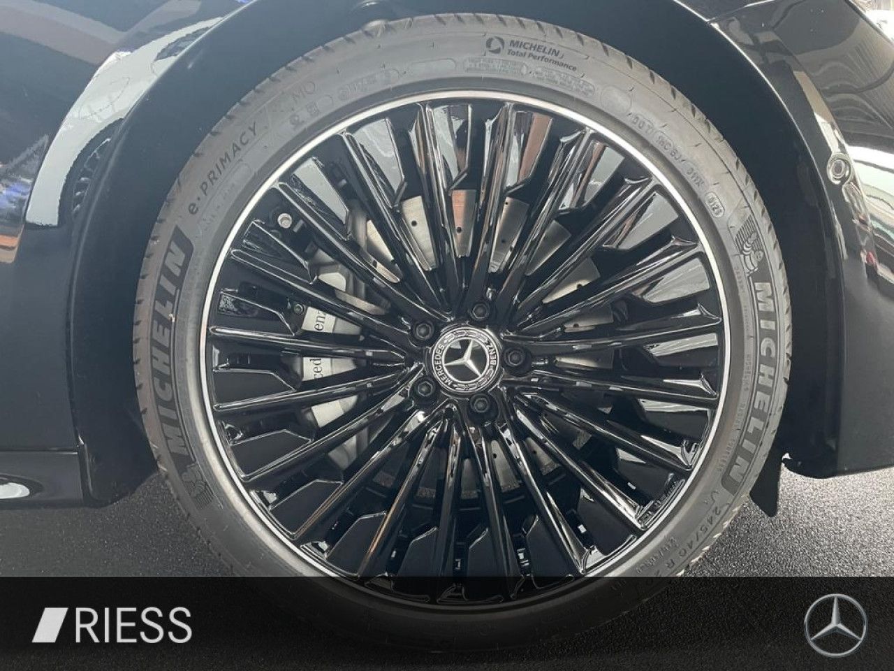 Mercedes-Benz E-Klasse – Bild 8