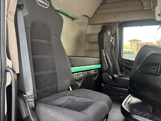 Vehicle image 14 / 15