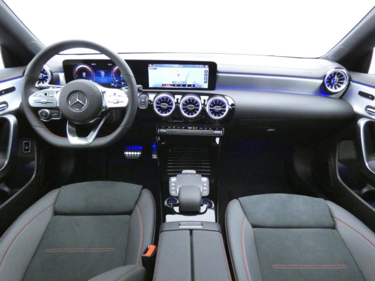 Photo du v&eacute;hicule 17 / 18