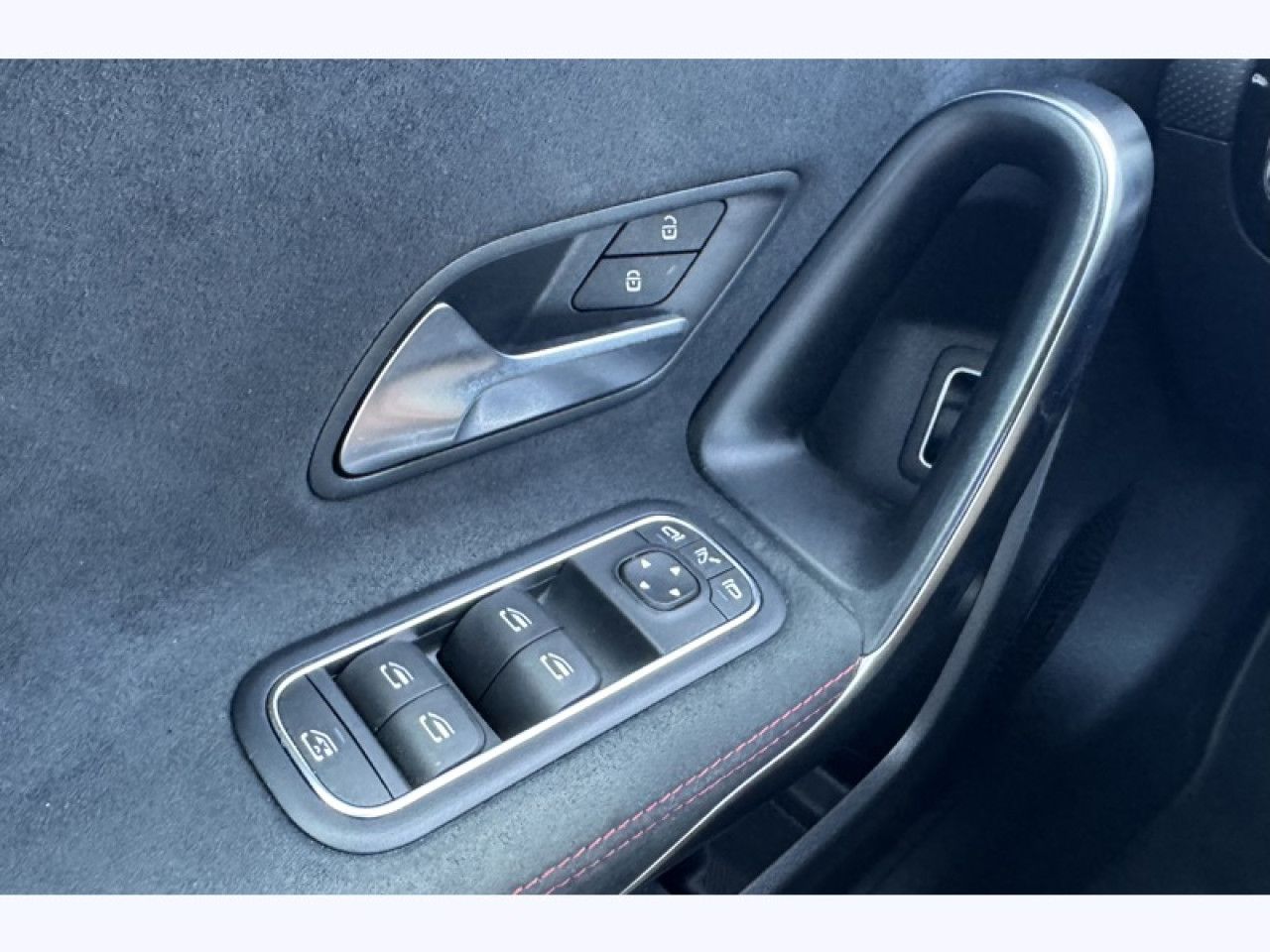 Photo du v&eacute;hicule 12 / 18