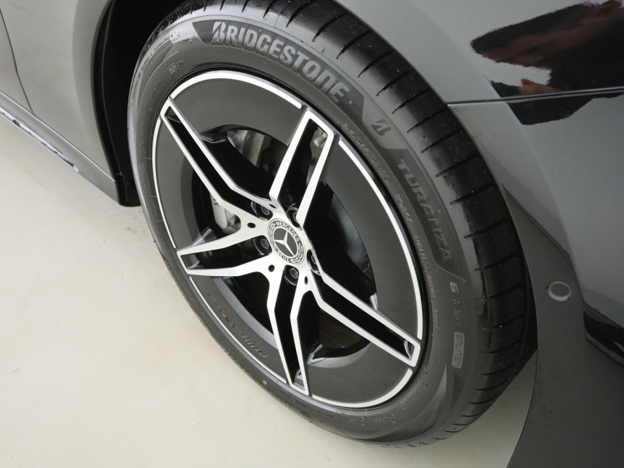 Mercedes-Benz E-Klasse – Bild 22