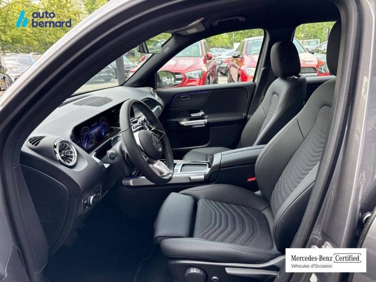 Photo du v&eacute;hicule 9 / 16