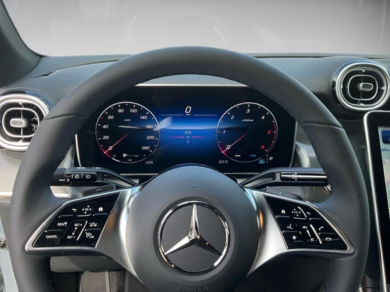 Mercedes-Benz GLC – Bild 16