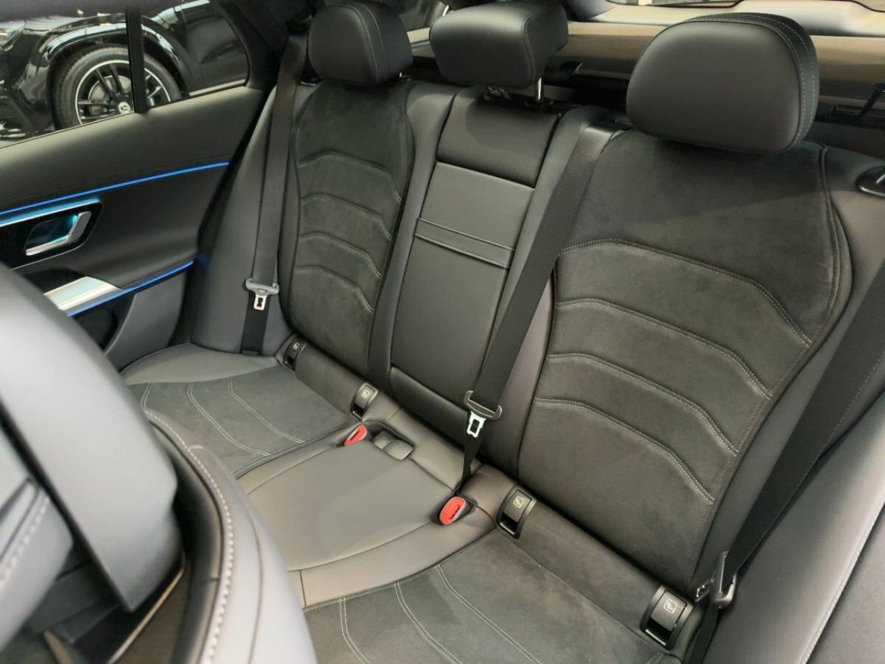 Mercedes-Benz E-Klasse – Bild 16
