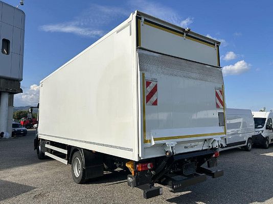 Vehicle image 9 / 14