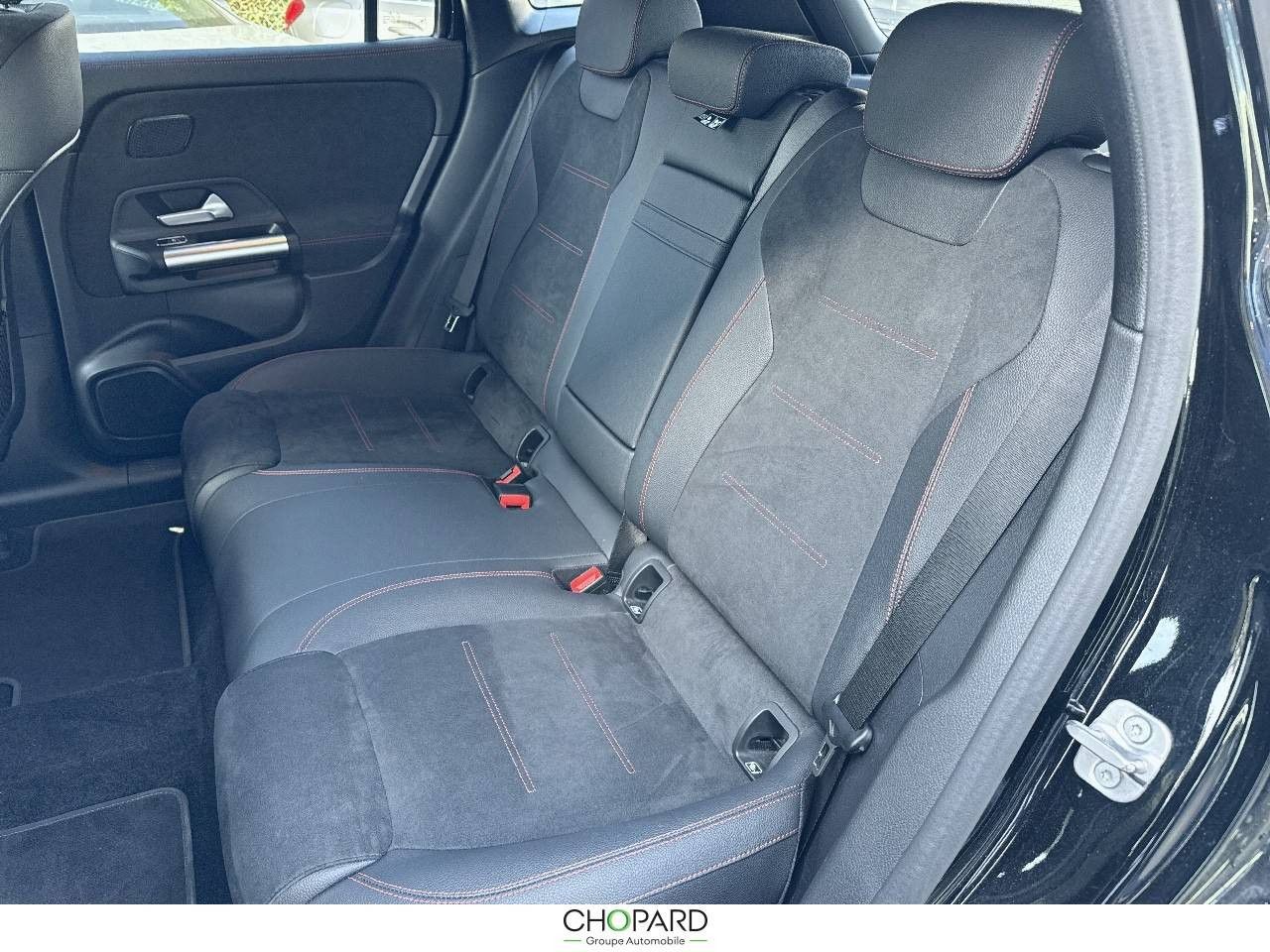 Photo du v&eacute;hicule 10 / 18