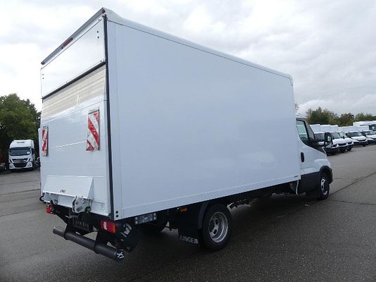 Vehicle image 4 / 7