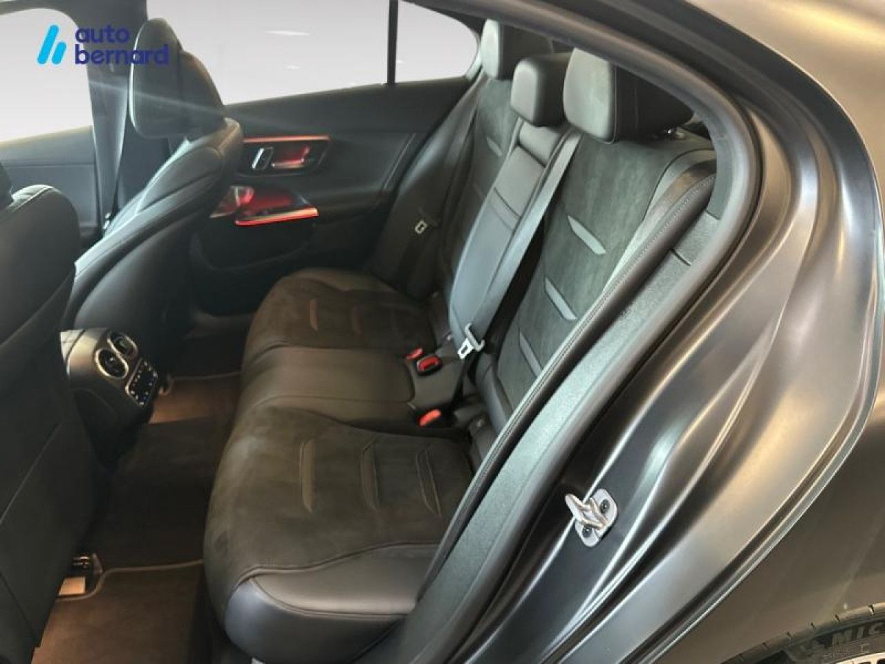 Photo du véhicule 10 / 18