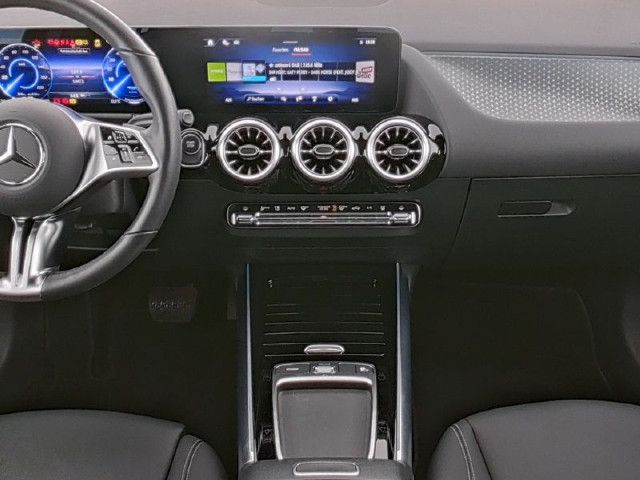 Mercedes-Benz EQA 300