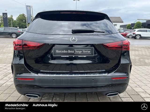 Mercedes-Benz GLA 220