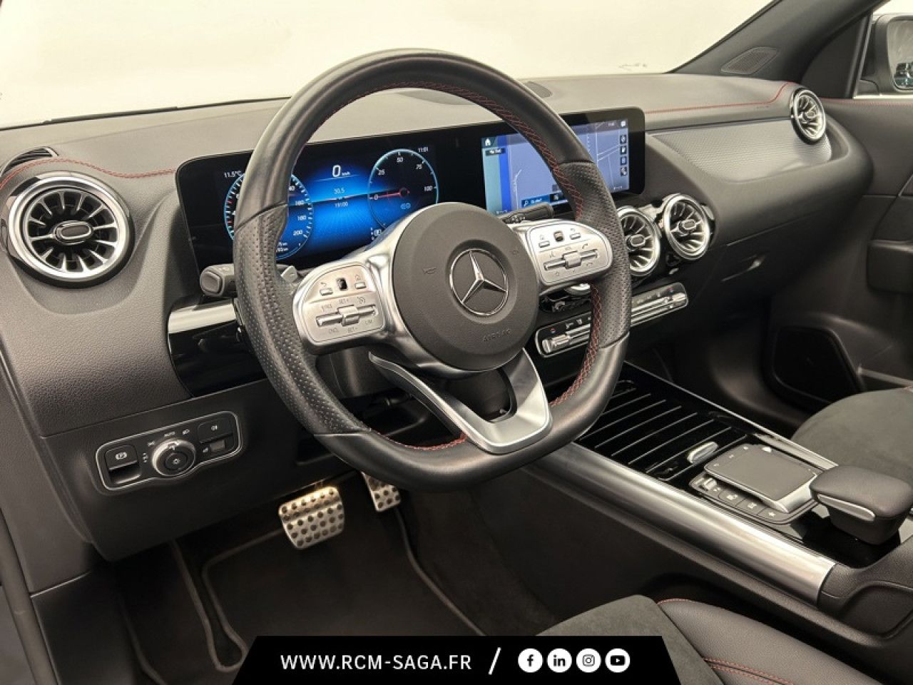 Photo du v&eacute;hicule 3 / 18