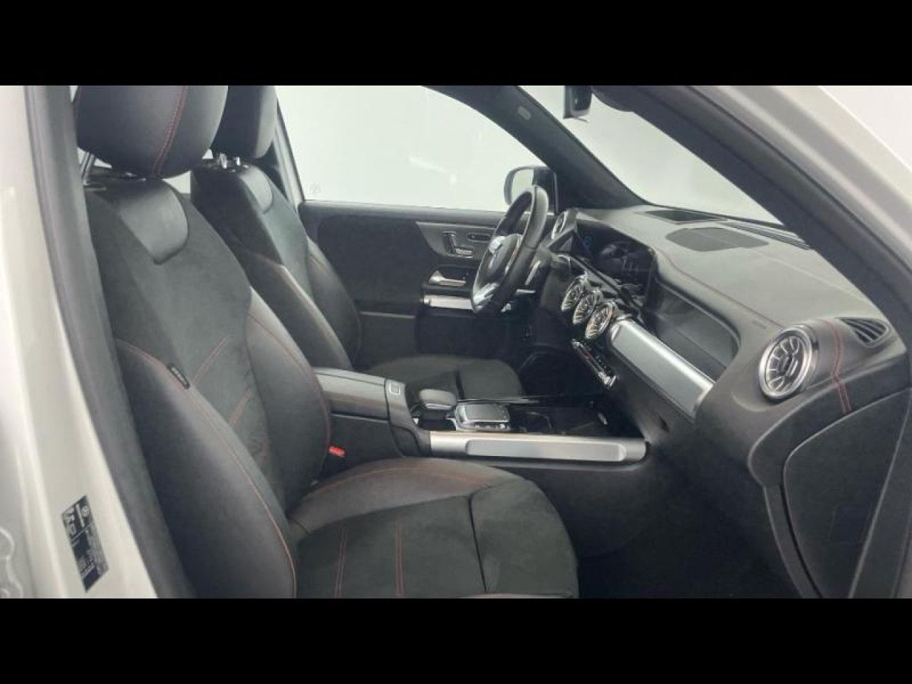 Photo du v&eacute;hicule 15 / 18