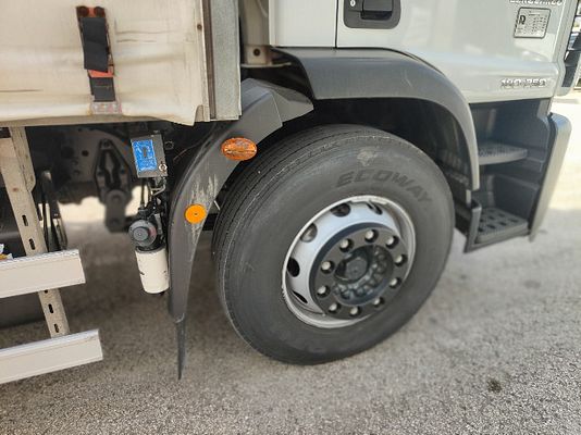 Vehicle image 10 / 20