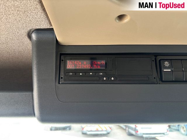 MAN TGL 8.190 4X2 BL Caja trampilla 25