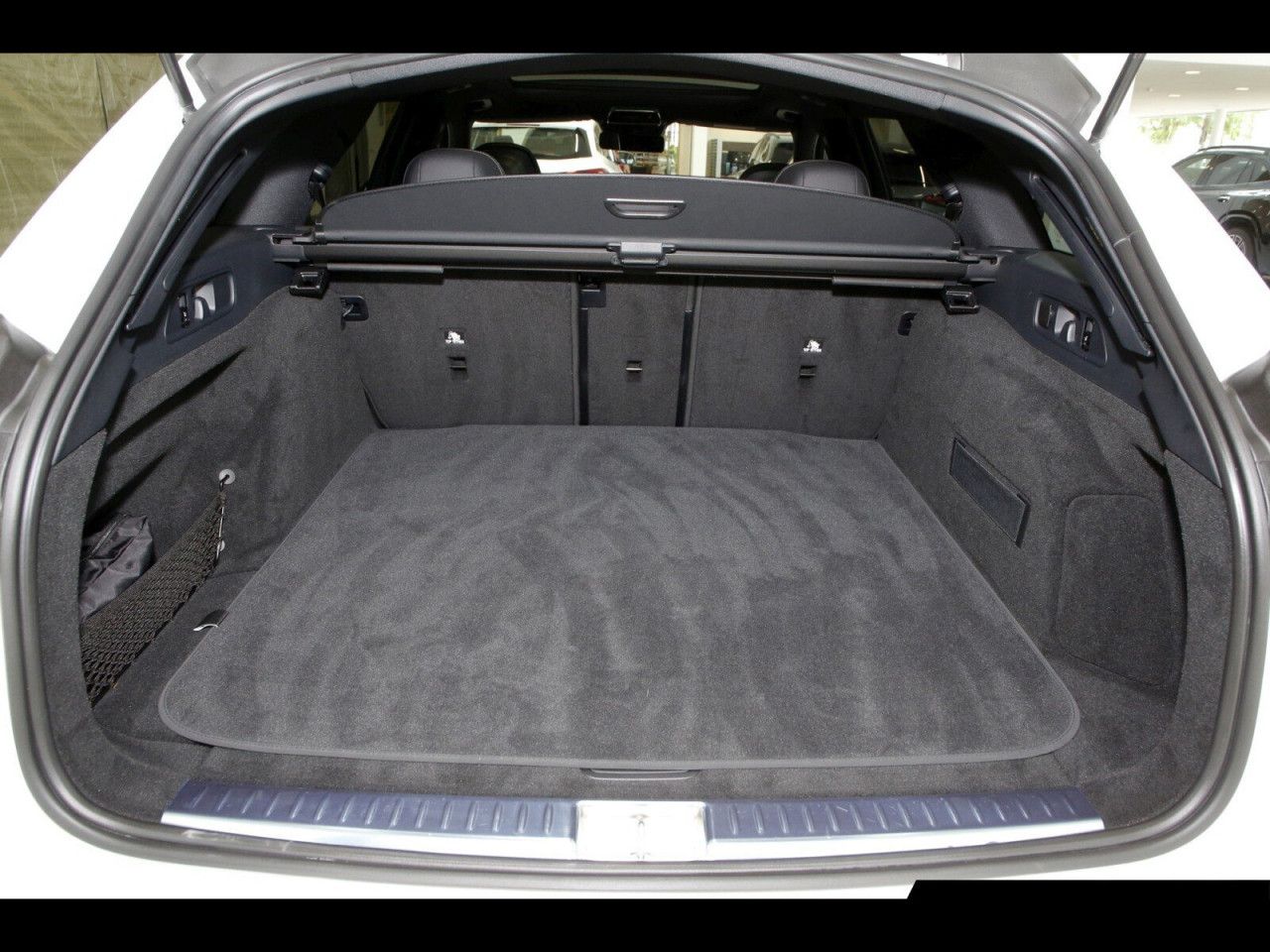 Mercedes-Benz E-Klasse – Bild 15