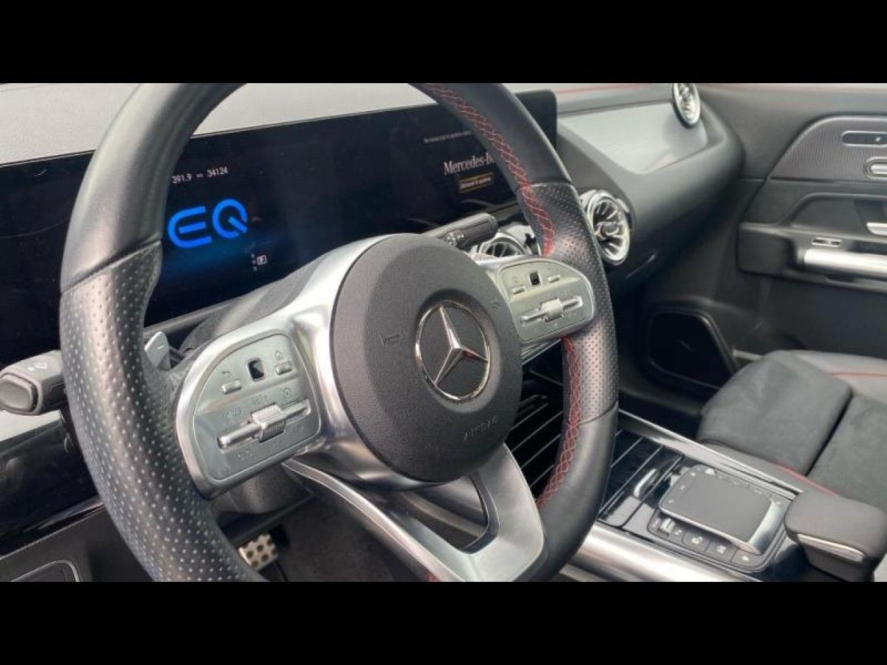 Photo du v&eacute;hicule 16 / 18