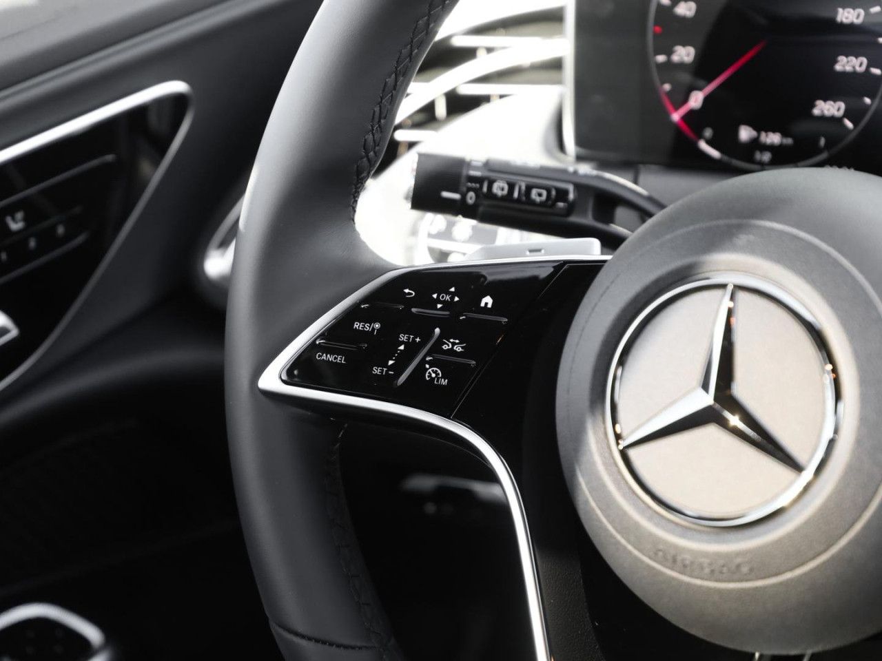 Mercedes-Benz E-Klasse – Bild 14