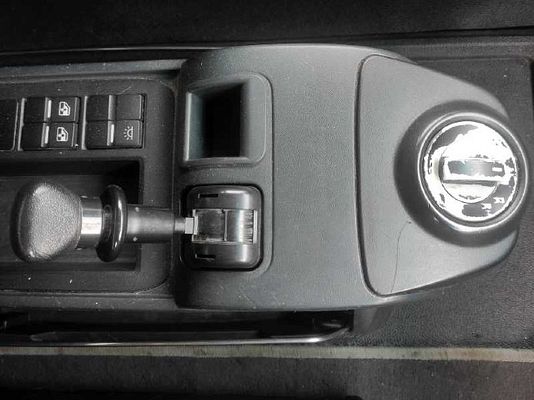 Vehicle image 8 / 14