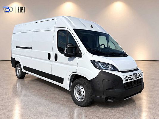 Vehicle image 3 / 15