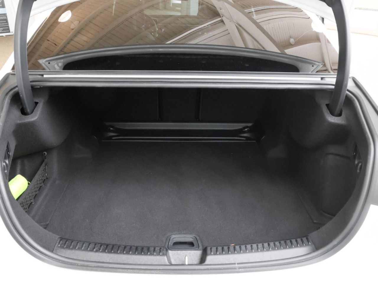 Mercedes-Benz E-Klasse – Bild 12