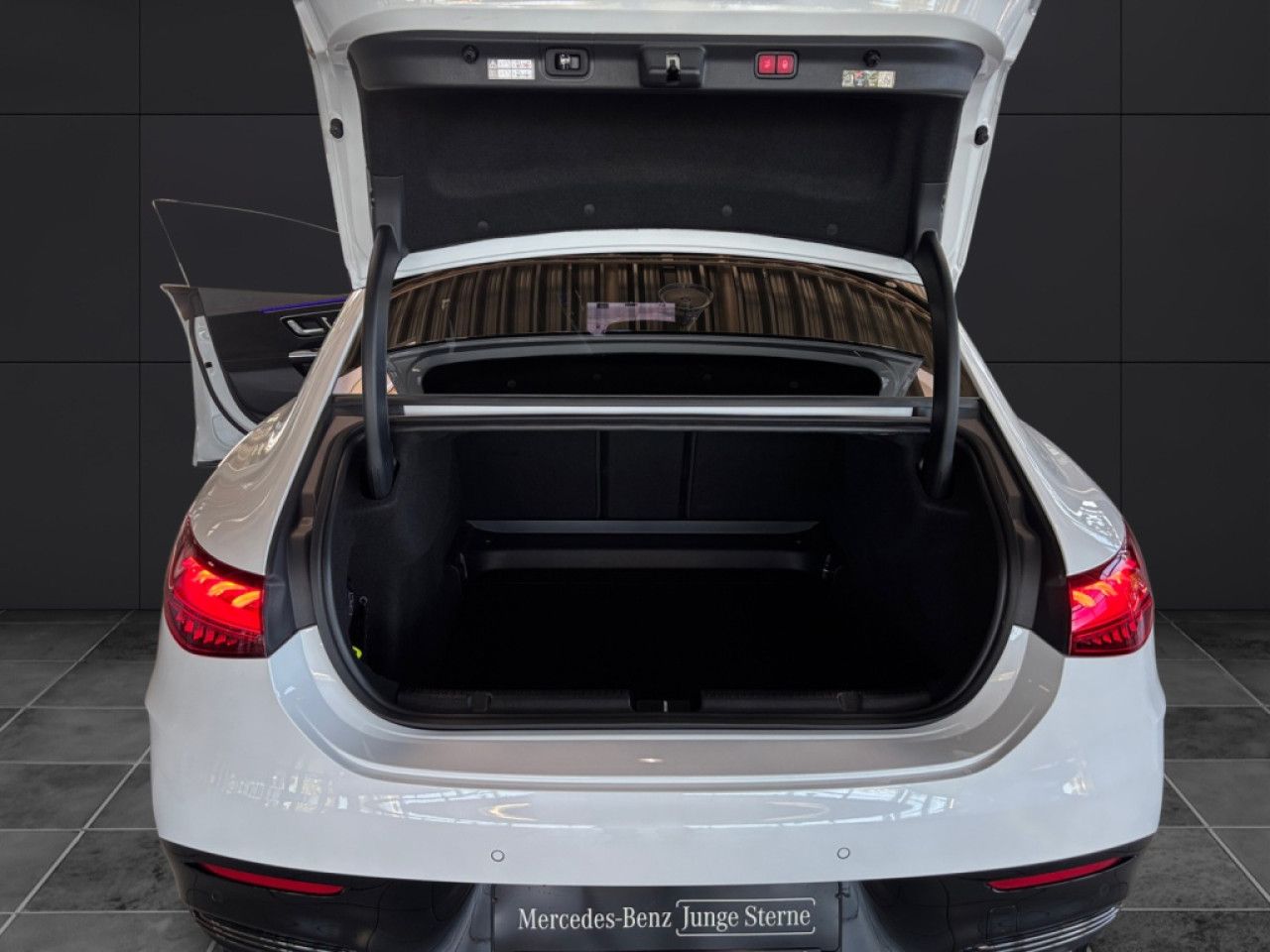 Mercedes-Benz EQE – Bild 15