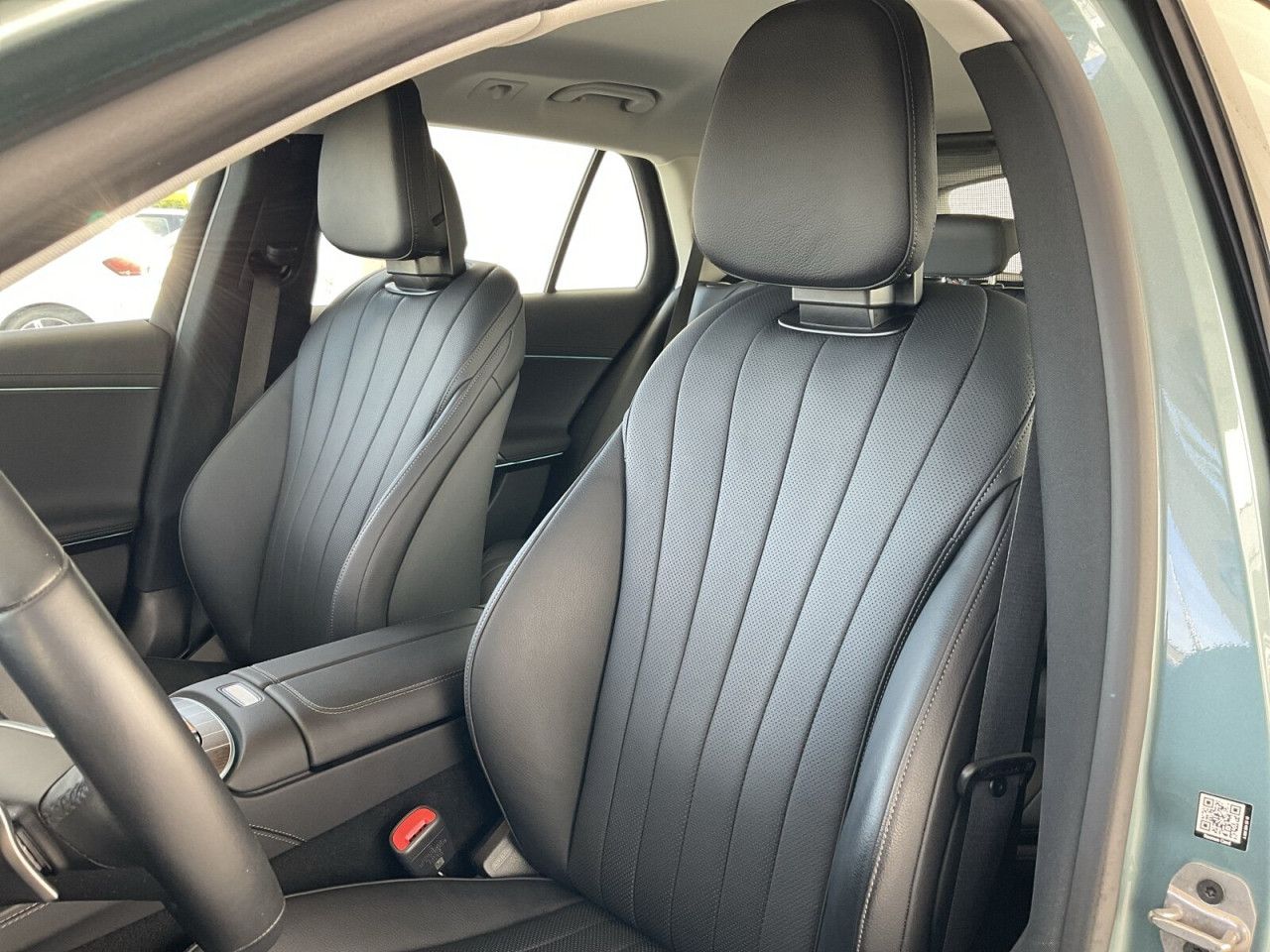 Mercedes-Benz E-Klasse – Bild 10
