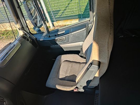 Vehicle image 13 / 15
