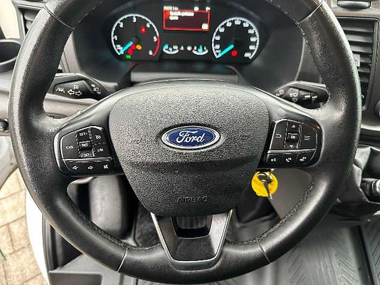 Vehicle image 10 / 14