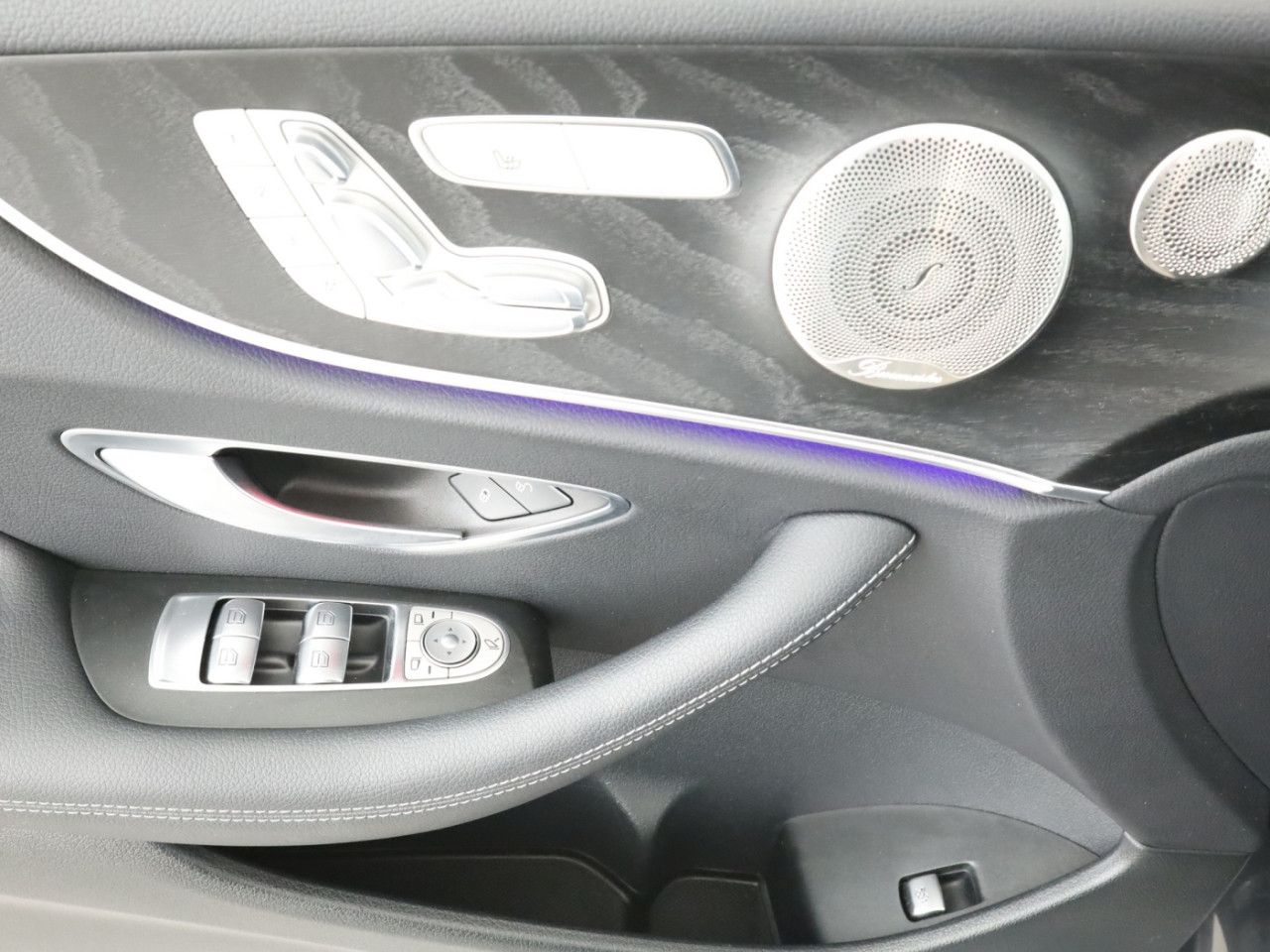 Mercedes-Benz E-Klasse – Bild 20
