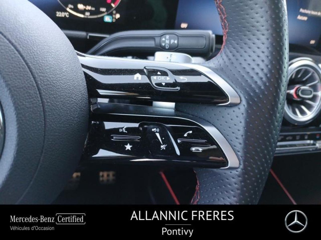 Photo du v&eacute;hicule 16 / 18