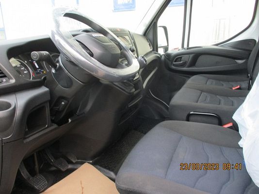 Vehicle image 5 / 5