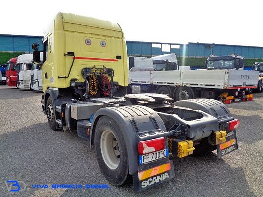 Vehicle image 4 / 14