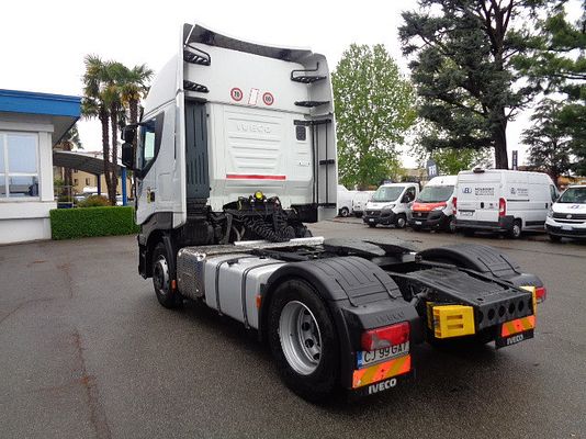 Vehicle image 7 / 15