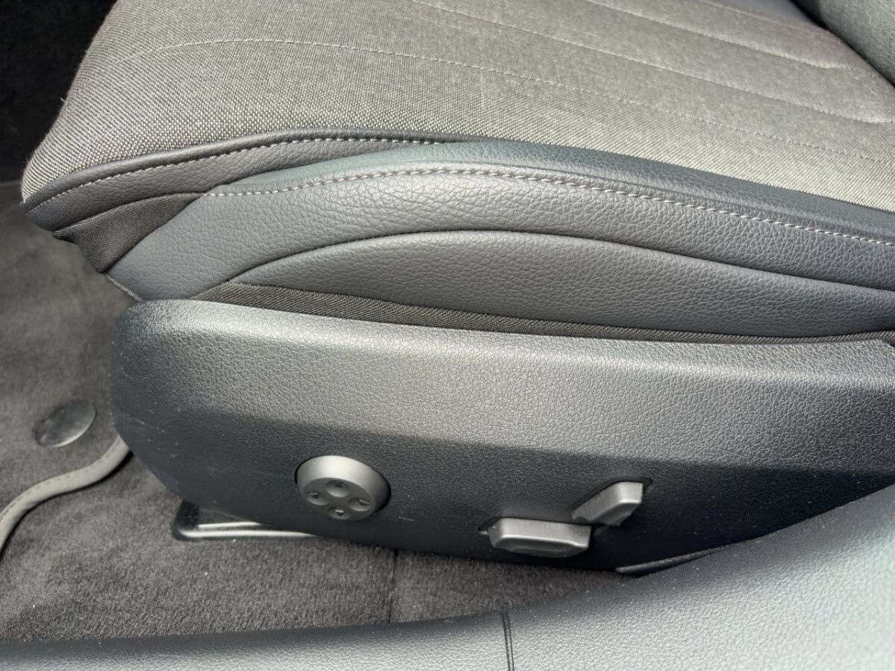 Mercedes-Benz E-Klasse – Bild 13